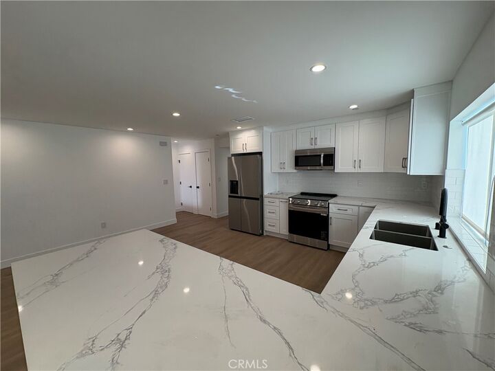 Property Photo: 14165 Calvert Street CA 91401