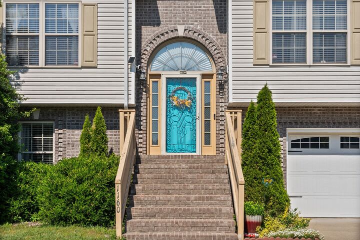 Property Photo:  1160 Chinook Cir  TN 37042 