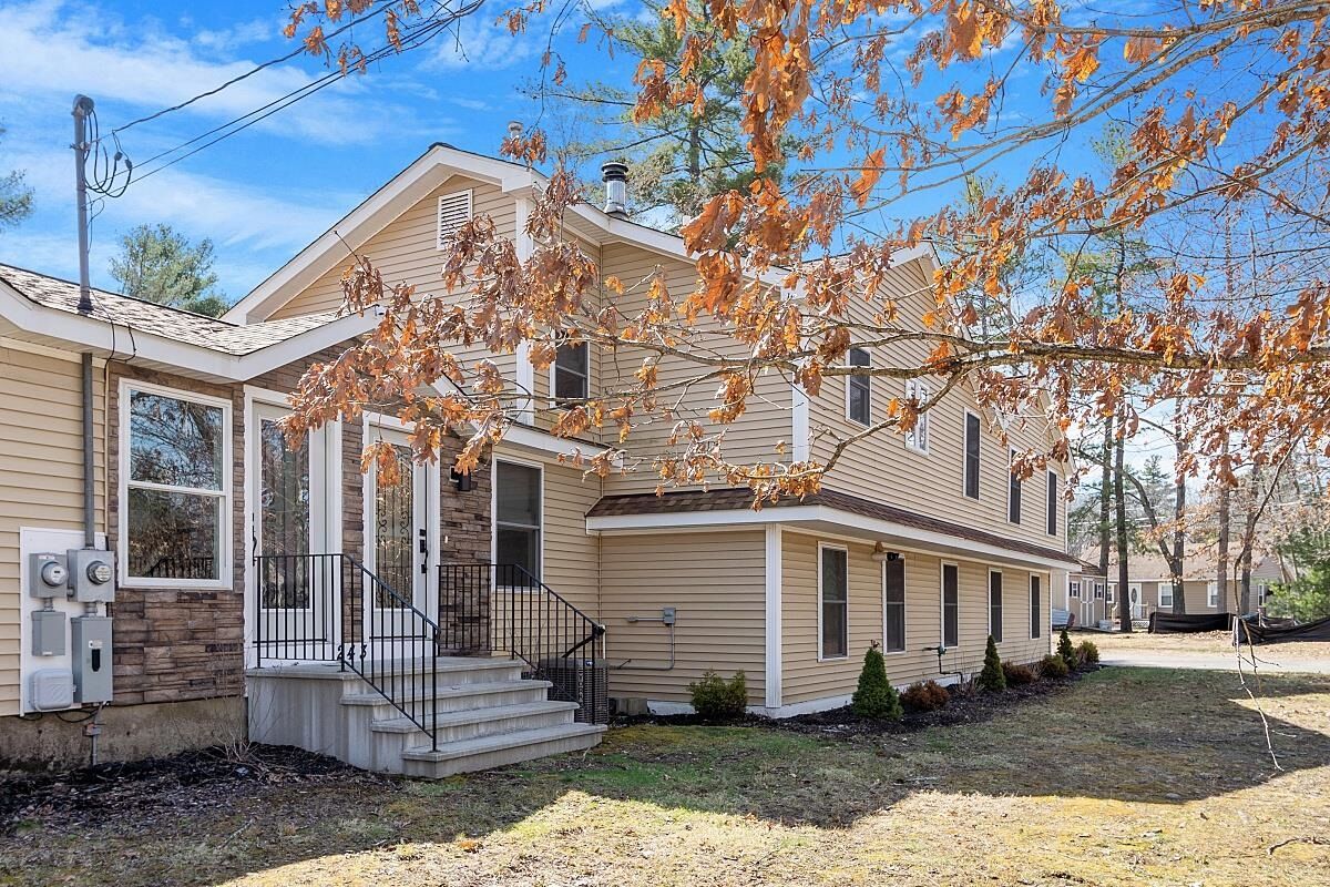 Property Photo:  243 Shore Drive  NH 03079 