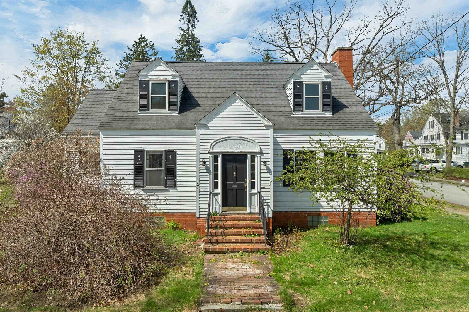 Property Photo:  124 Dartmouth Street  NH 03246 