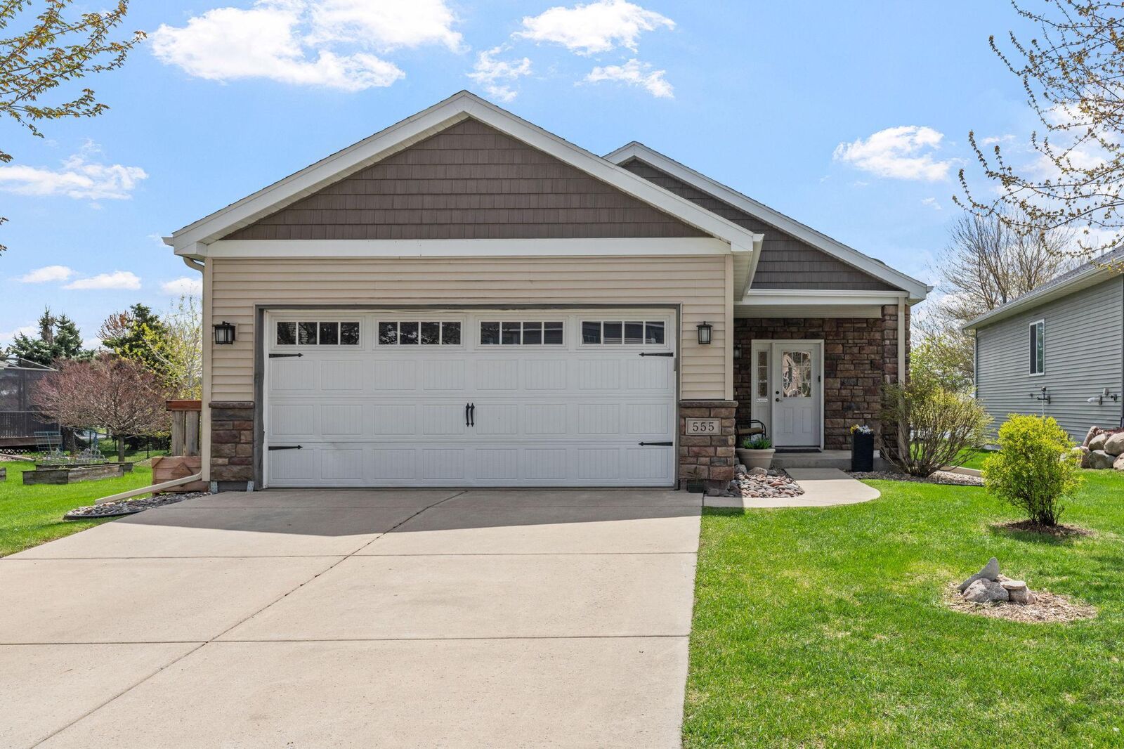 Property Photo: 555 Tiffany Lane MN 55387