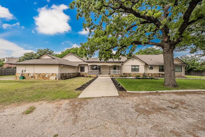 Property Photo:  2313 Hickory Creek Road  TX 76210 