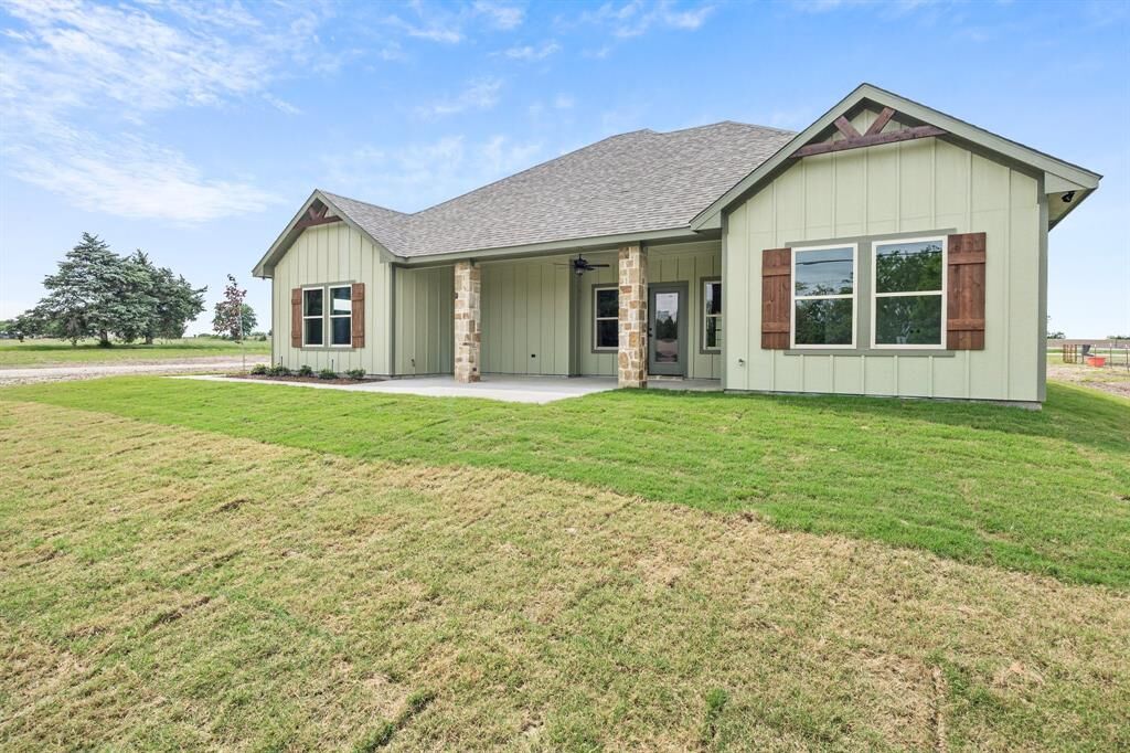 Property Photo: 3117 Fm 499 TX 75401