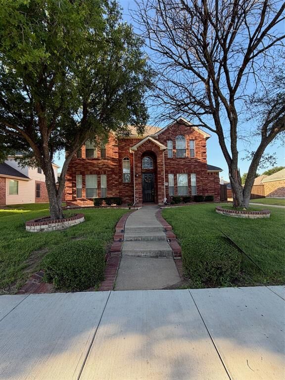 Property Photo: 1741 Angel Falls Drive TX 75036
