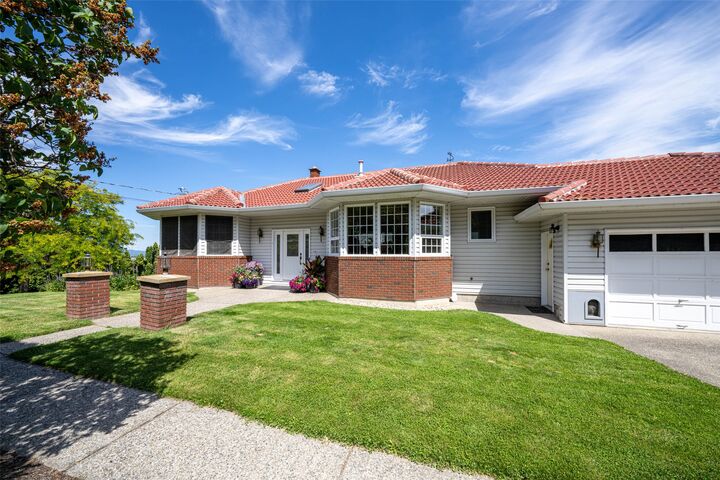 Property Photo: 160 Overlook Place BC V1H 1X1