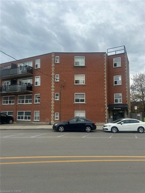 Property Photo:  2 Grant Boulevard 8  ON L9H 4L4 