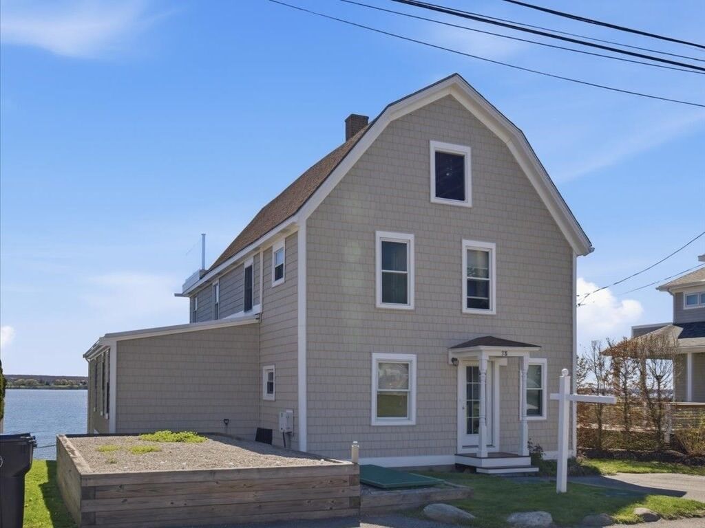Property Photo: 38 Aquidneck Ave RI 02871