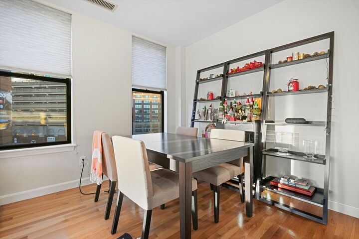 Property Photo:  75 Clarendon St 403  MA 02116 