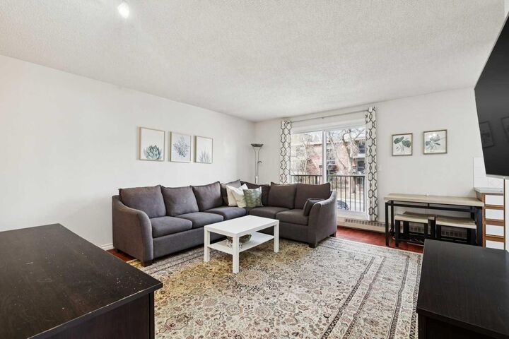 Property Photo:  2508 17 Street SW 101  AB T2T 4M8 