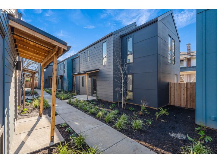 Property Photo: 5484 SE Boise St OR 97206