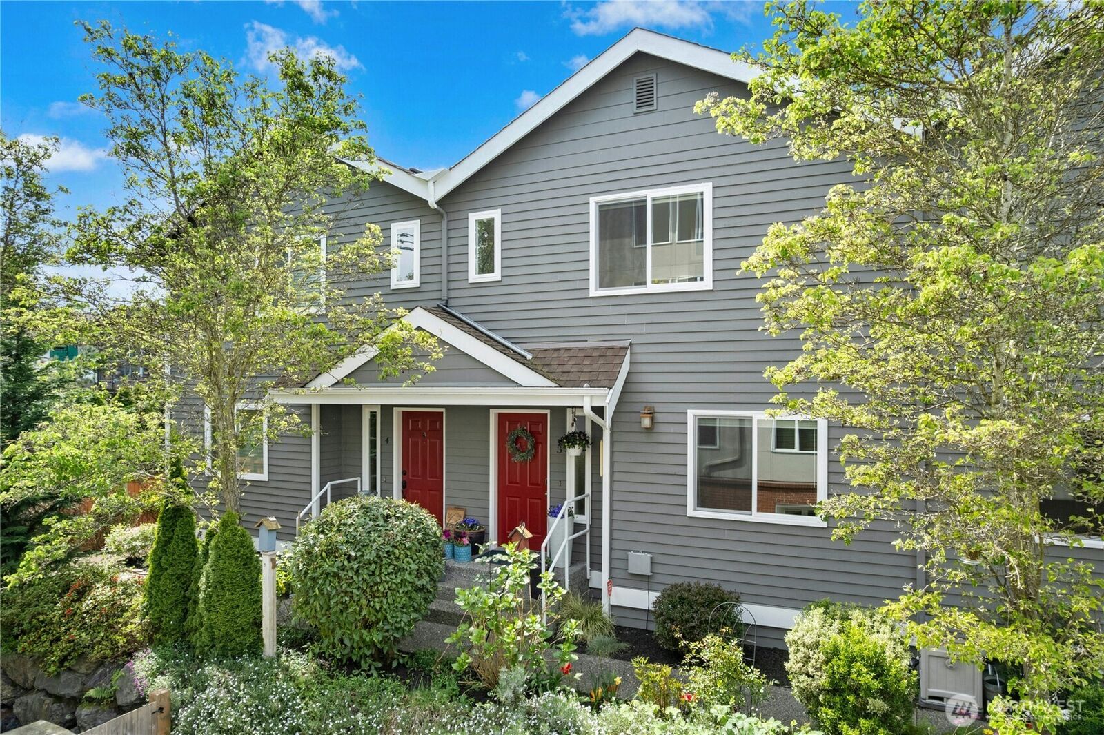 Property Photo:  520  Walnut Street 3  WA 98020 