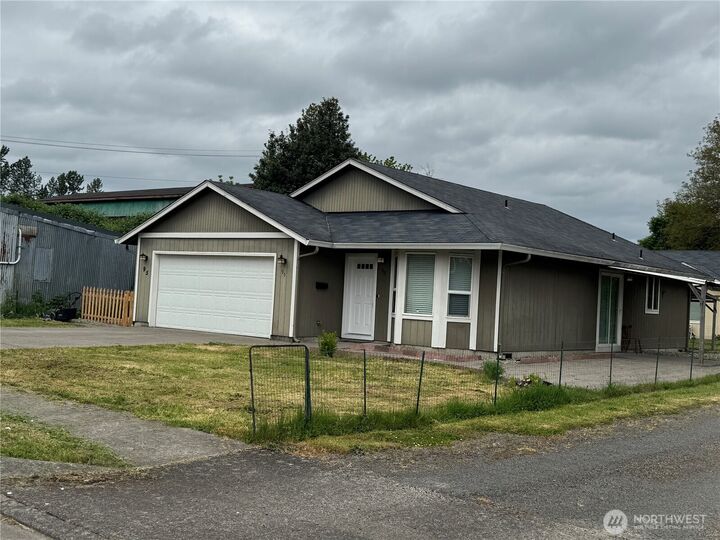 Property Photo:  95  Barnes Street  WA 98626 