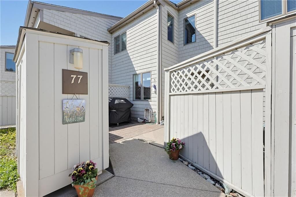 Property Photo:  77 Windward Lane  RI 02809 