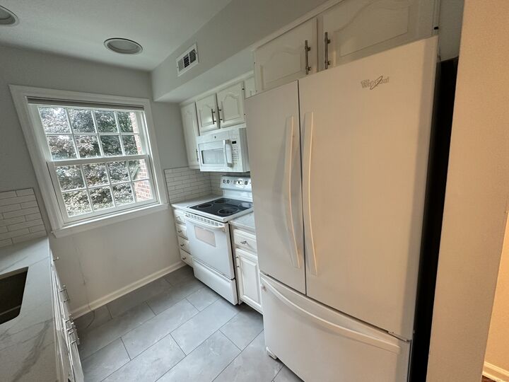 Property Photo:  11 Pond Lane 11  CT 06820 