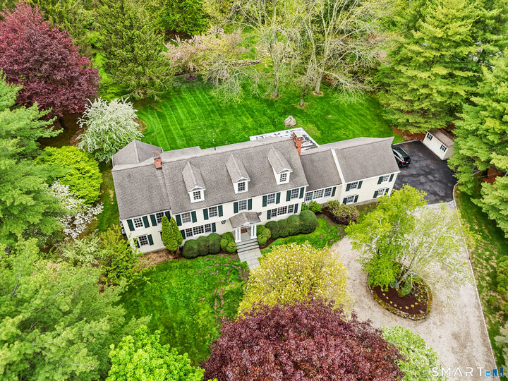 Property Photo:  3 Hedgerow Common  CT 06883 