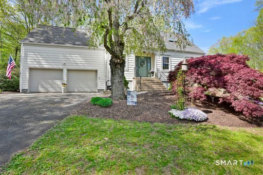Property Photo:  117 Rolling Hills Drive  CT 06478 