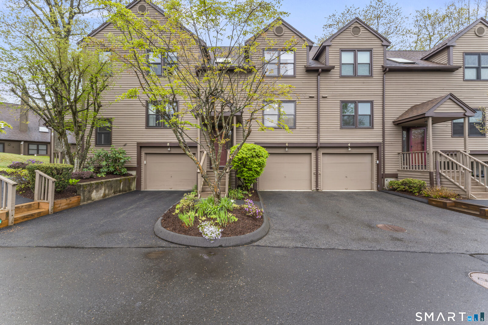 Property Photo:  6 Deepwood Circle 6  CT 06468 
