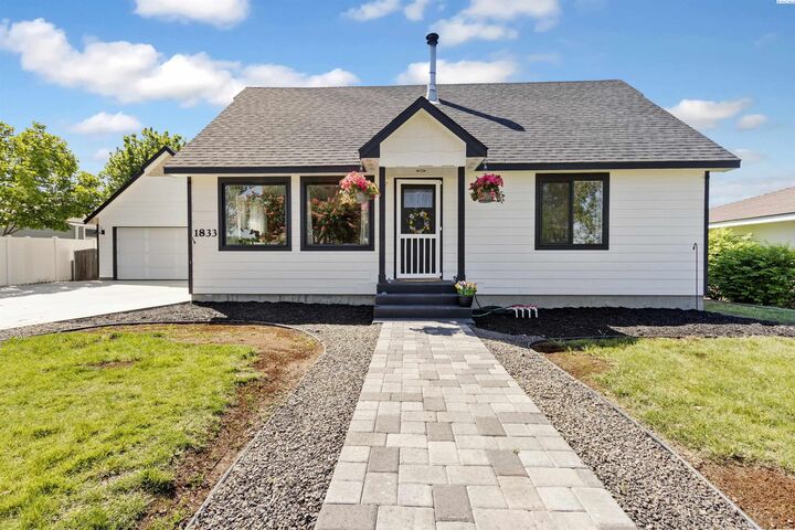 Property Photo:  1833 Benson Ave  WA 99350 