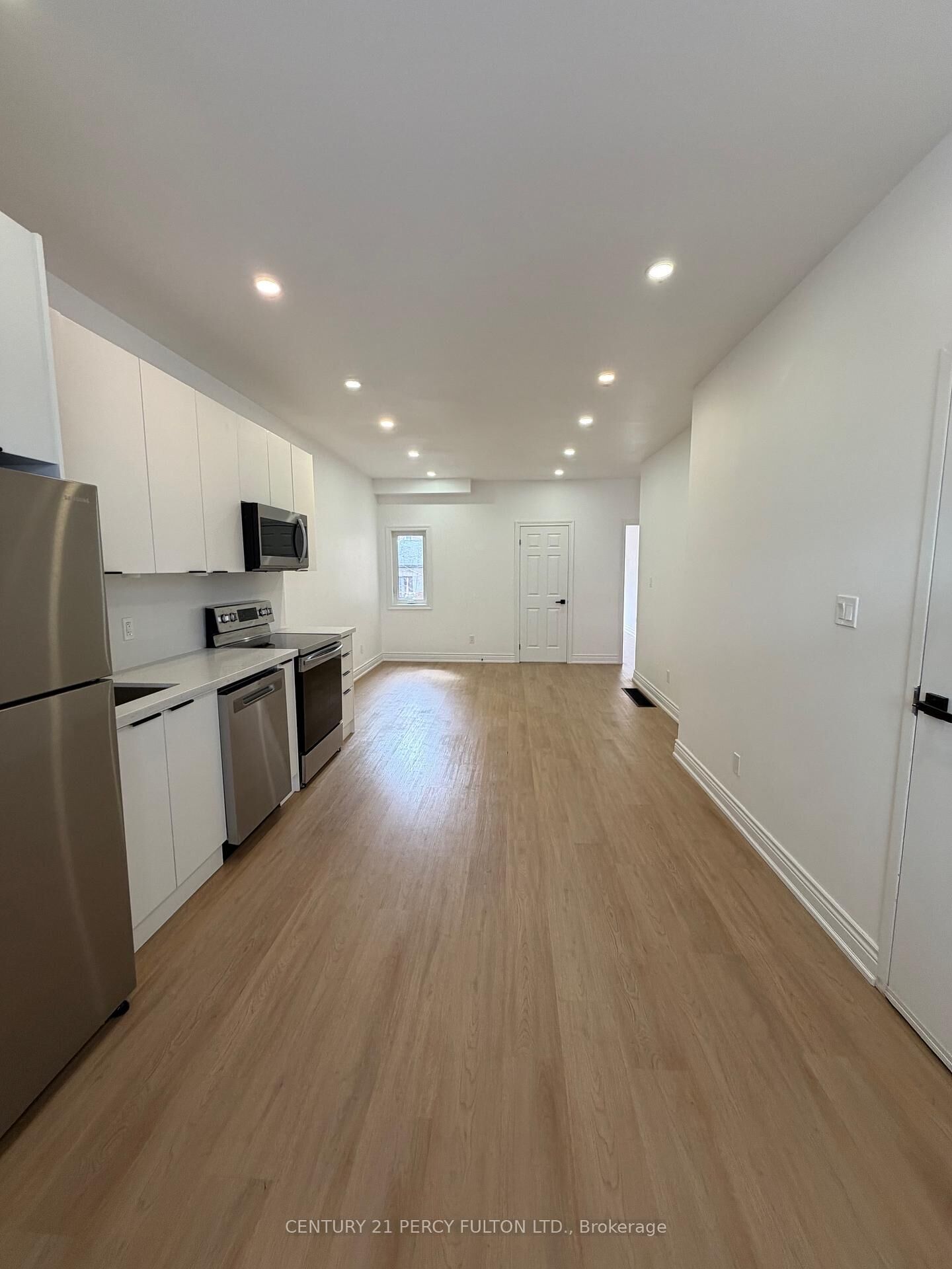 Photo de la propriété:  382 Lansdowne Avenue Main  ON M6H 3Y3 