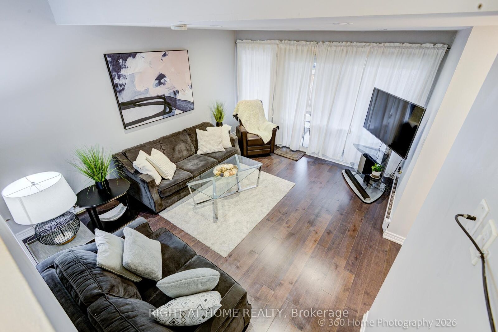 Property Photo: 221 Milestone Crescent 80 ON L4G 3M2