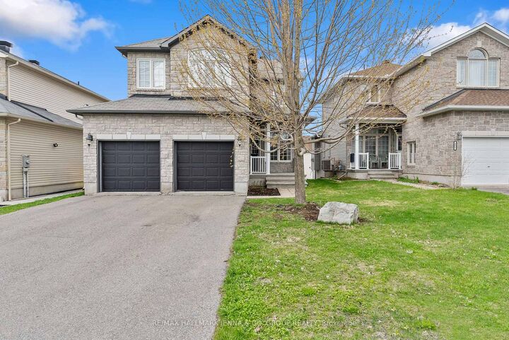 281 Topaze Crescent — photo 1