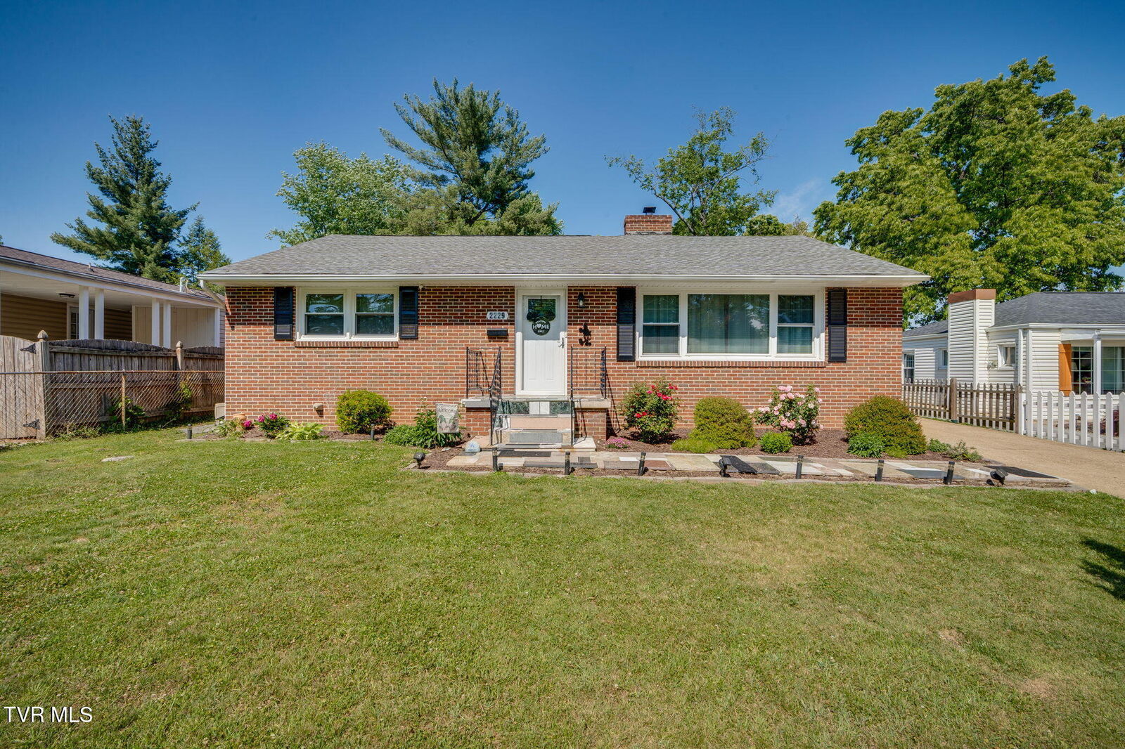 Property Photo:  2229 Cypress Street  TN 37664 