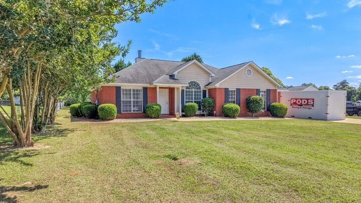 Property Photo:  102 Victorian Court  GA 31763 