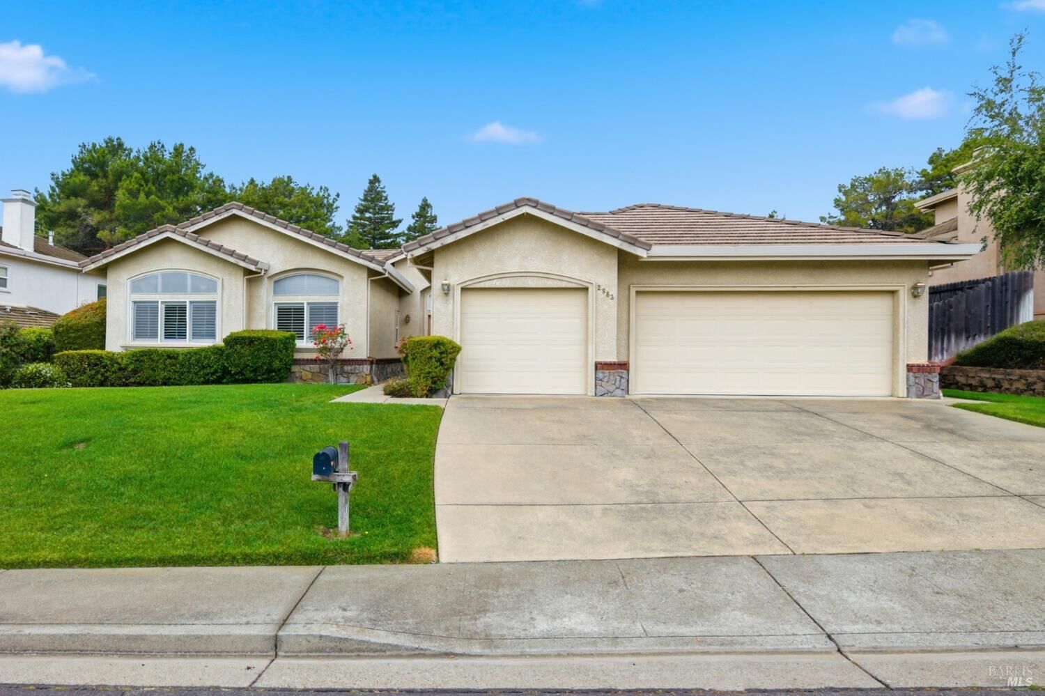 Property Photo:  2863 Prestwick Court  CA 94534 