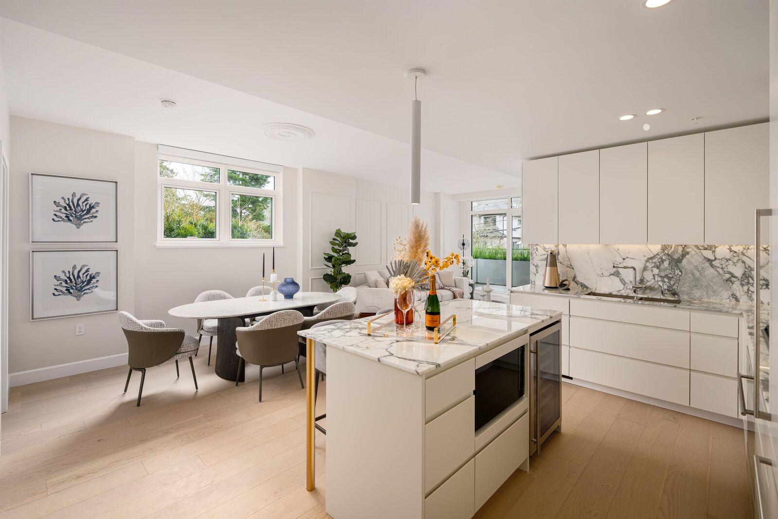Property Photo: 3668 W 10th Avenue 202 BC V6R 2G3