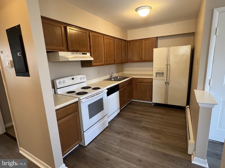 Property Photo:  306 Walnut Court Way  PA 19348 