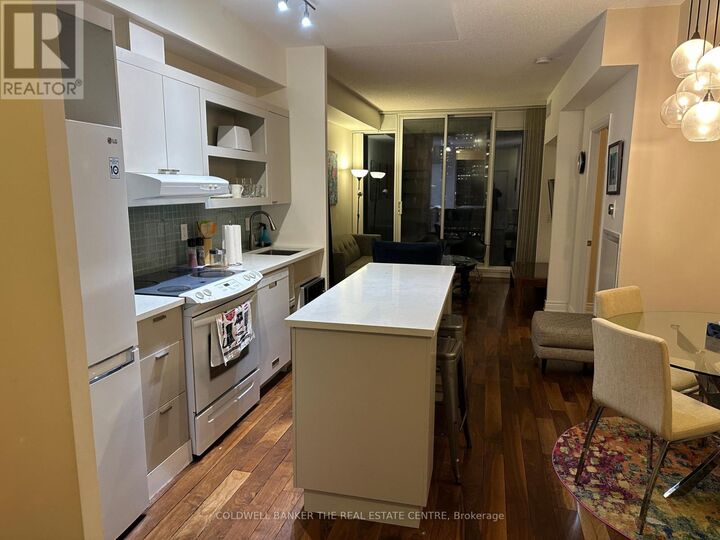 Property Photo:  111 Elizabeth Street 1710  ON M5G 1P7 