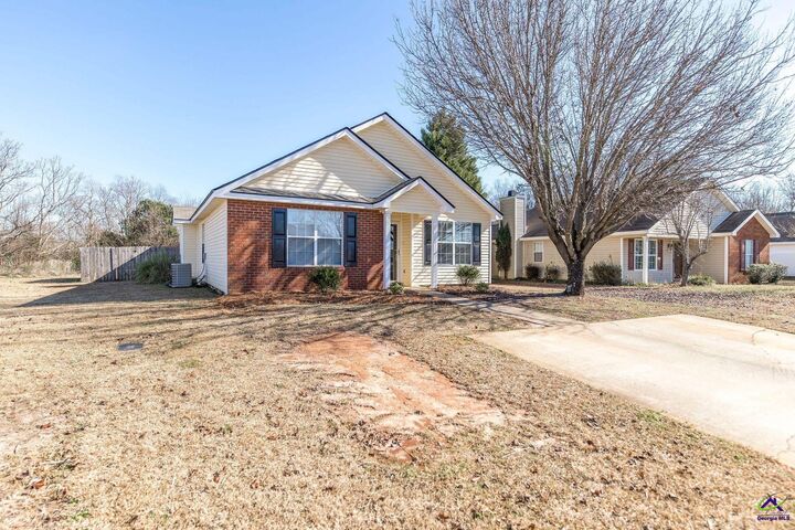 Property Photo:  404 Chadwyck Circle  GA 31005-0000 