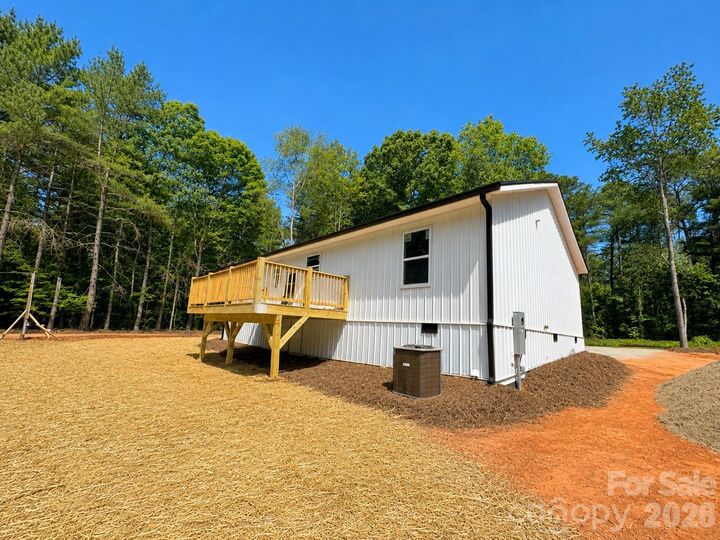Property Photo:  2918 Ivory Place  NC 28630 