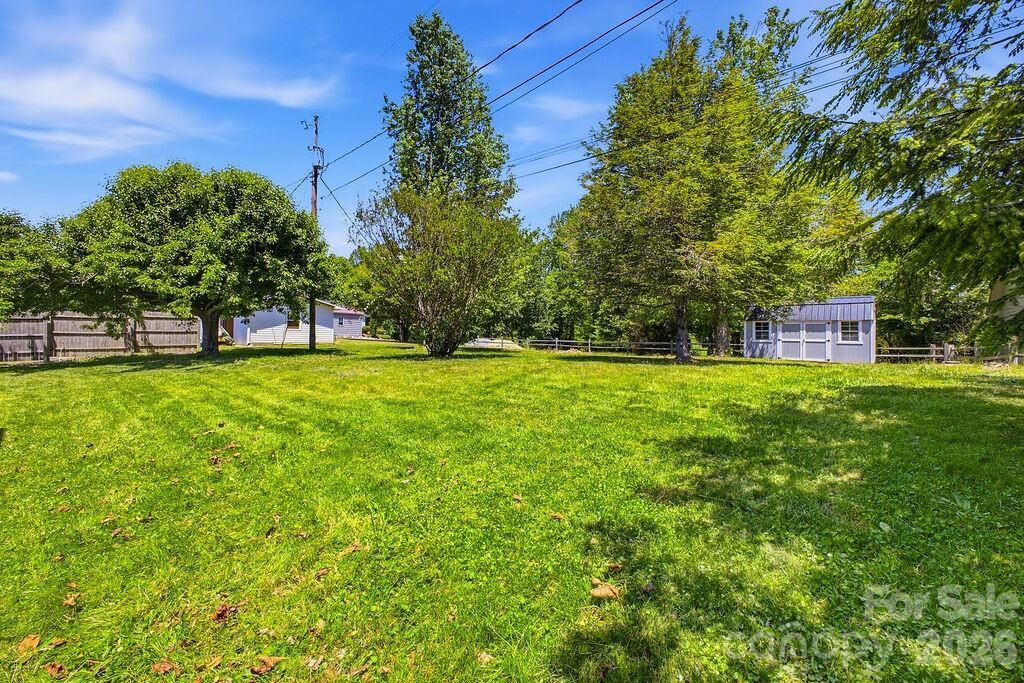Property Photo:  88 Lost Creek Drive  NC 28731 
