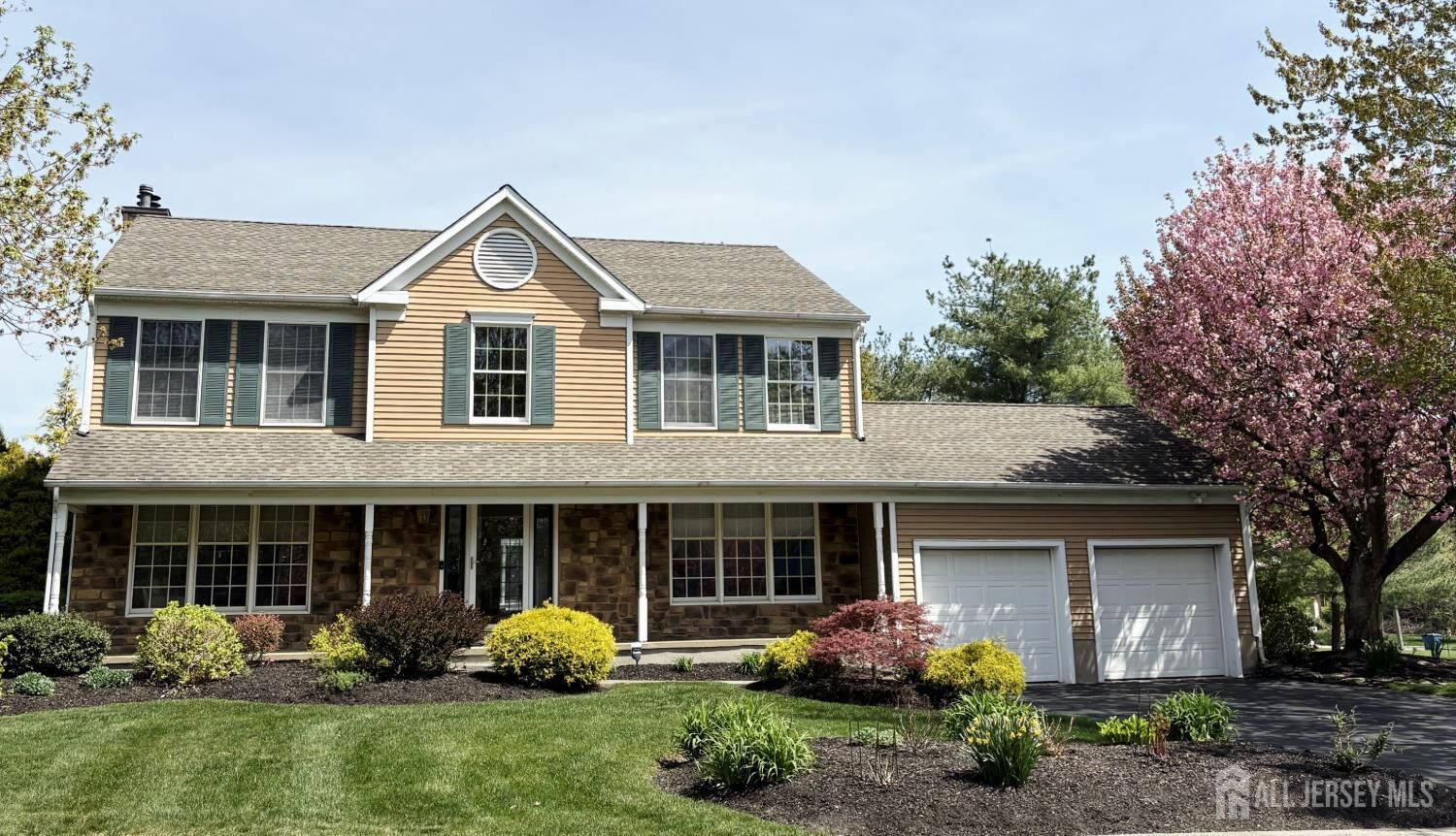 Property Photo:  92 Bradford Lane  NJ 08536 