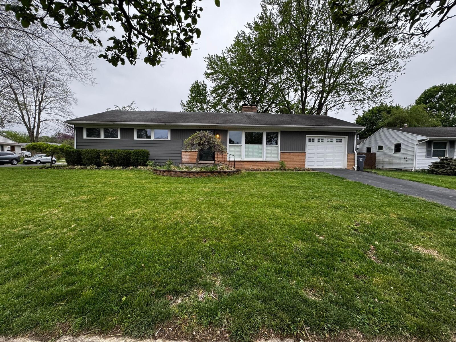Property Photo:  297 E Clearview Avenue  OH 43085 
