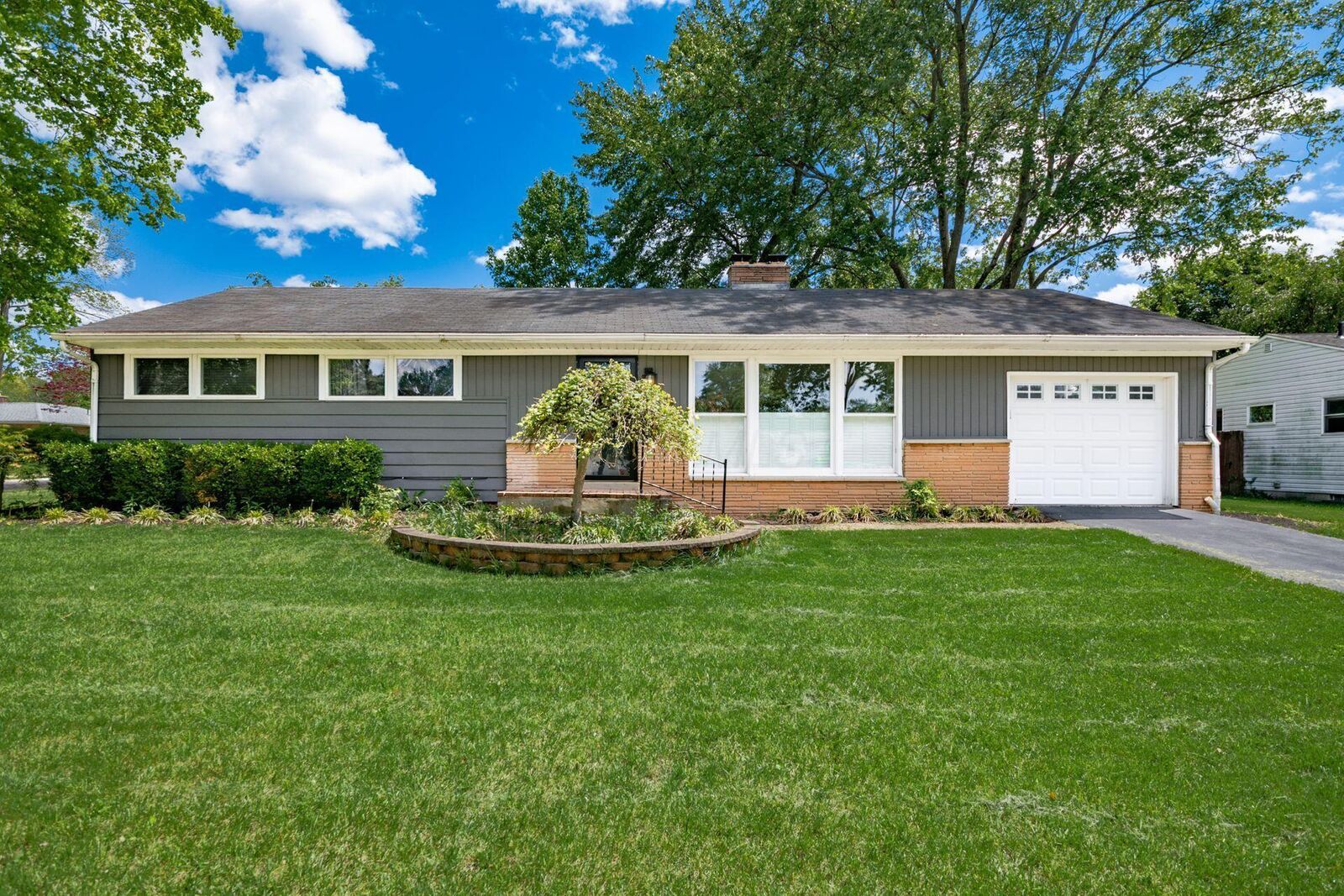Property Photo:  297 E Clearview Avenue  OH 43085 
