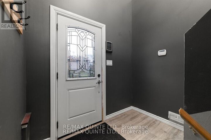 Property Photo:  138 College Street  ON K0K 1X0 