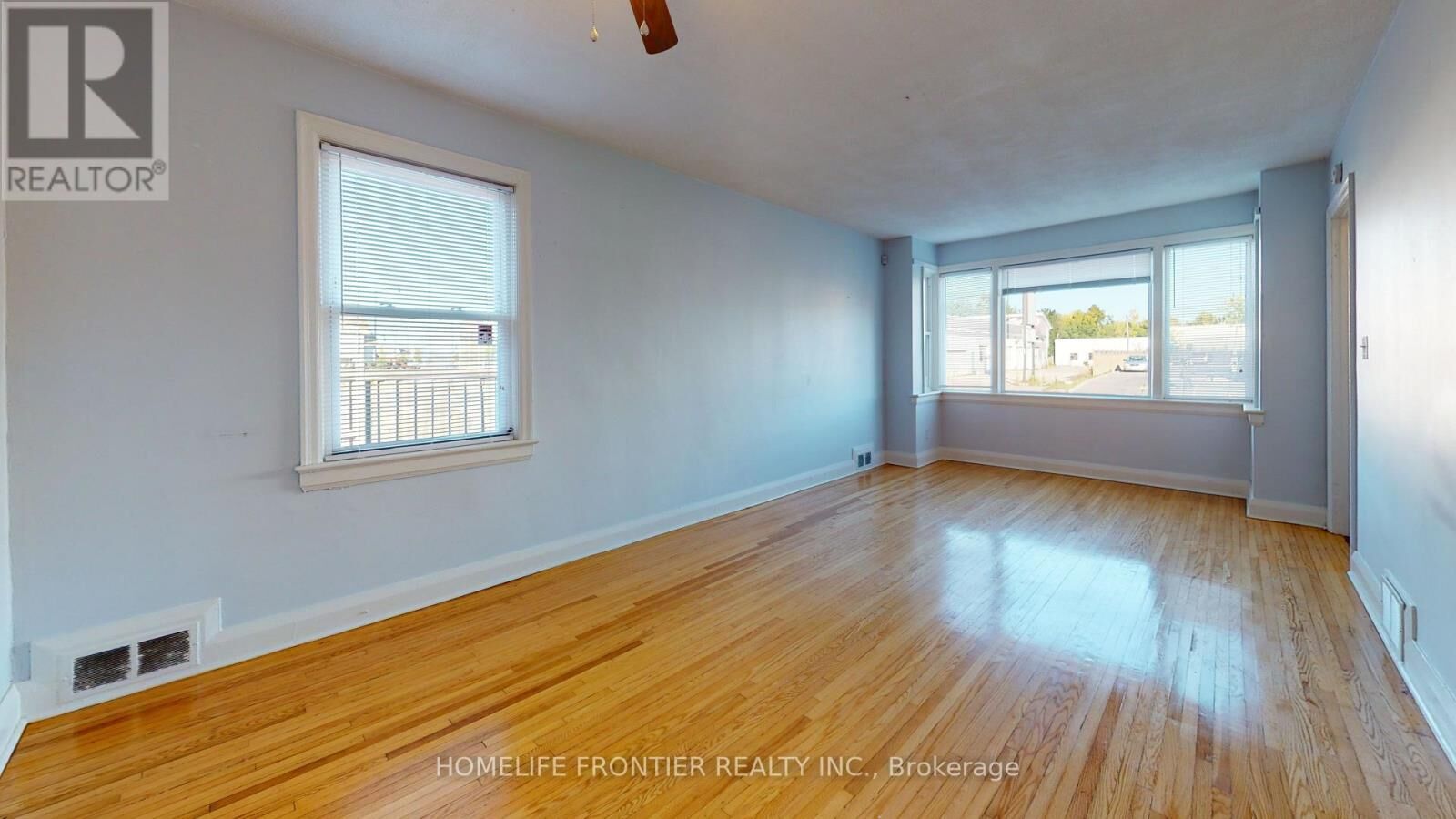Property Photo:  191 Queen Street East  ON L6W 2B3 