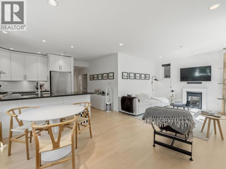 Property Photo:  83 West 15th Avenue  BC V5Y 1X7 