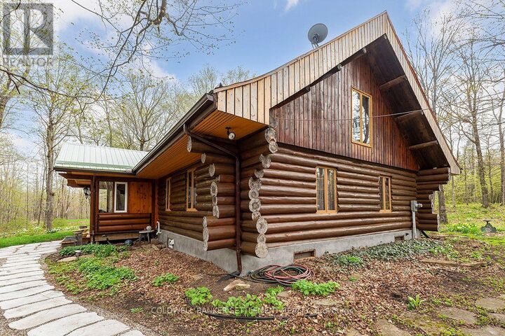 Property Photo: 506 Holbrook Road ON K7A 4S7