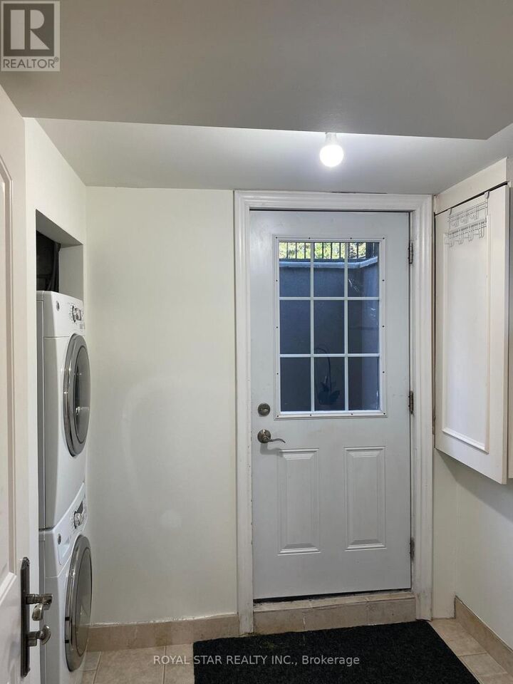 Property Photo:  48 Sunnywood Crescent Bsmt  ON L4C 6W3 