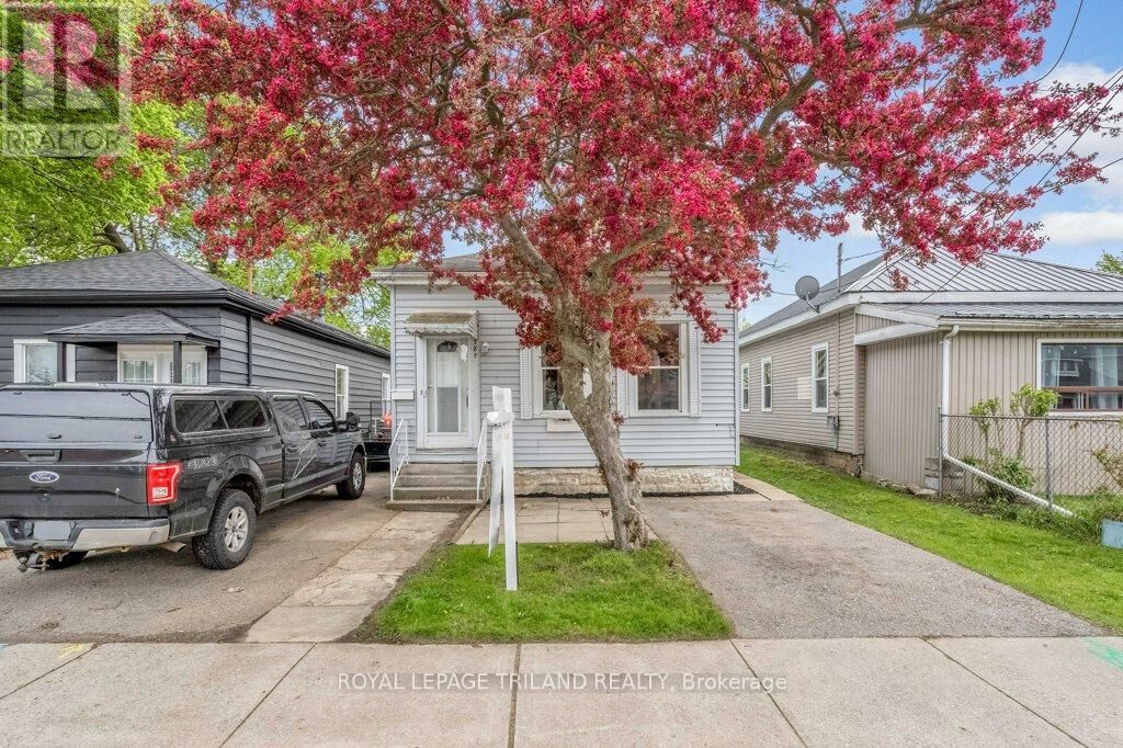 Property Photo:  787 Little Hill Street  ON N5Z 1N1 