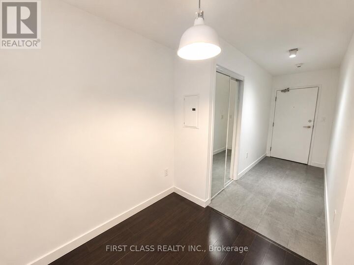Property Photo: 11 Brunel Court 3210 ON M5V 3Y3