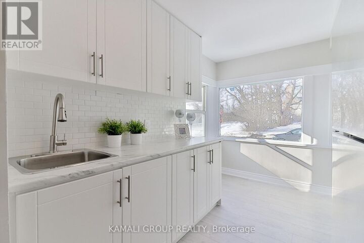 Property Photo:  93 McMillan Drive Unit 2  ON L1G 3Z7 