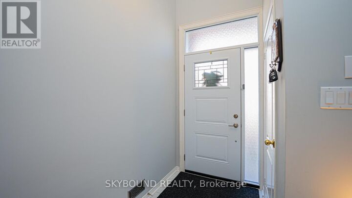 Property Photo:  1588 South Parade Court 43  ON L5M 6E7 