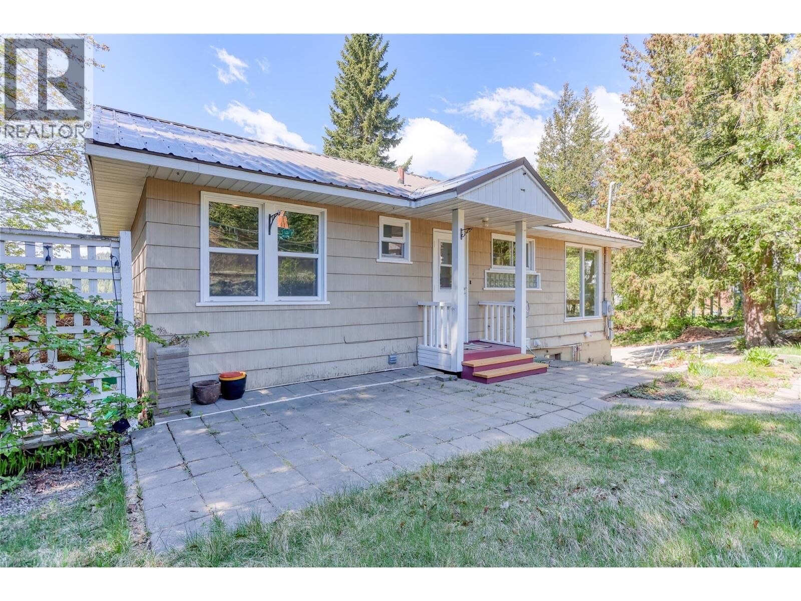 Property Photo:  2551 Pinewood Drive  BC V0G 1Y0 