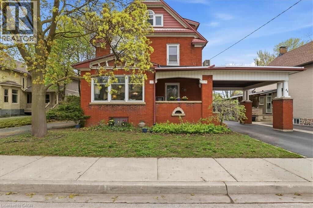 Property Photo:  44 Dupont Street  ON N2J 2G9 