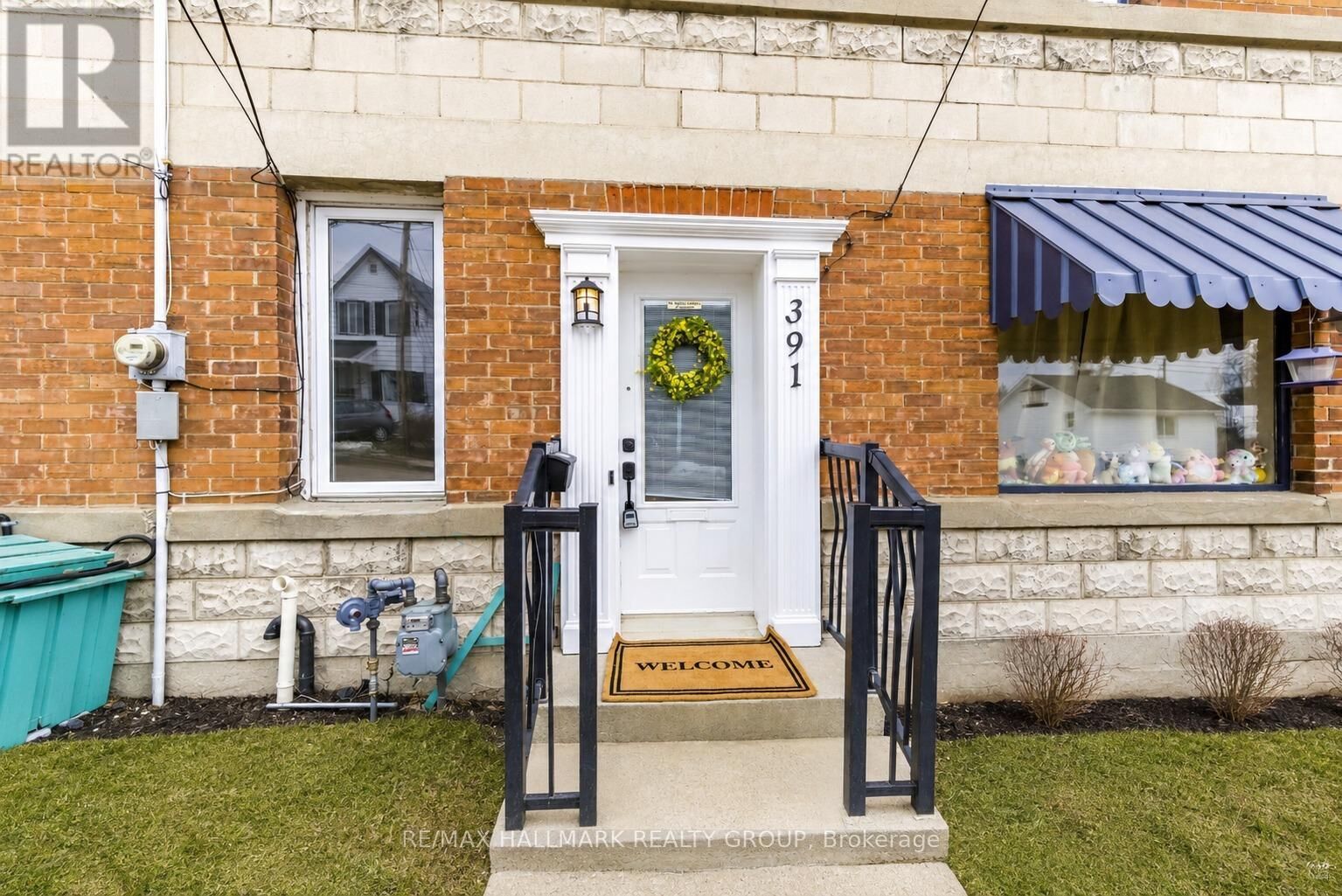 Property Photo:  391 Murray Street  ON K8A 4P5 
