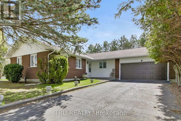 Property Photo:  7038 Shields Drive  ON K4P 1A7 